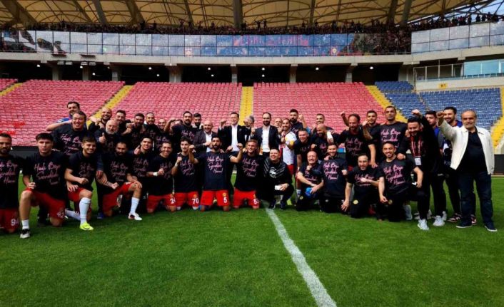 Milletvekili Hatipoğlu: "Tarih yazdınız, Eskişehirspor’um!"