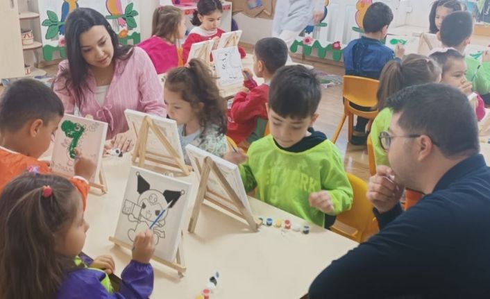 Minik ressamlar hayallerini tuvale yansıttı