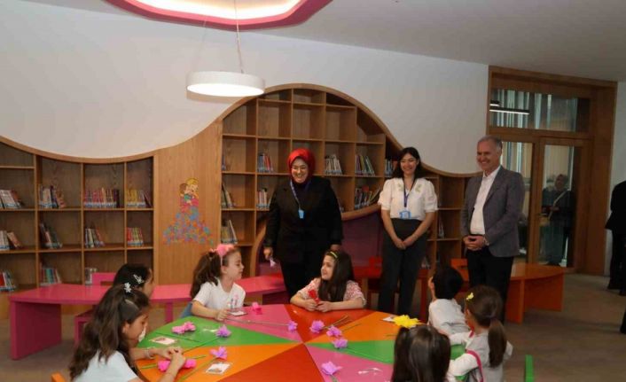 Miniklerden annelerine sürpriz