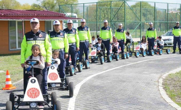 Muş’ta öğrencilere uygulamalı trafik eğitimi