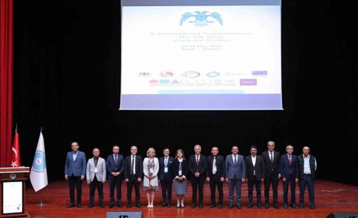 Niğde’de 8. Uluslararası İpek Yolu Akademik Çalışmalar Sempozyumu düzenlendi