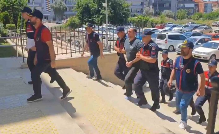 Ödemiş’te 10 ayrı suçtan 124 yıl hapisle aranıyordu, jandarmadan kaçamadı