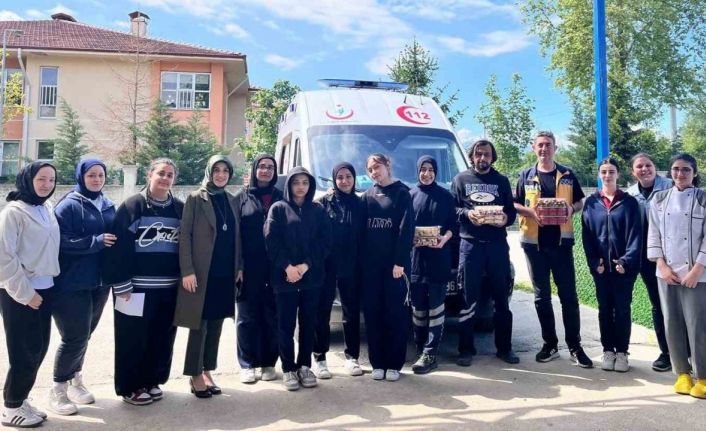 Öğrenciler yaptıklarıyla gönüllere girdi