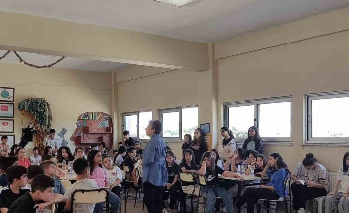 Okudukları kitabın yazarıyla buluştular