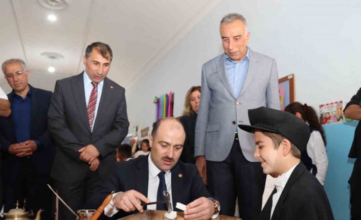 Oltu Karabekir İlkokulu’nda bilim şenliği coşkusu