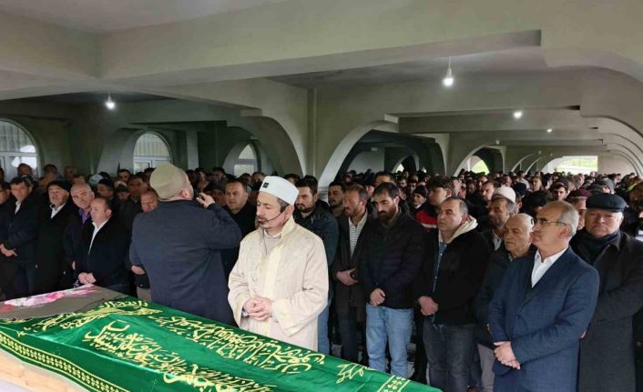 Ordu’da ‘Anneler Günü’nde ağaçta asılı bulunan kadın son yolculuğuna uğurlandı