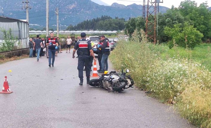 Otomobil ile motosikletin çarpıştığı kazada 1 kişi hayatını kaybetti