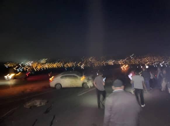 Otomobil koyun sürüsüne daldı: 15 koyun telef oldu