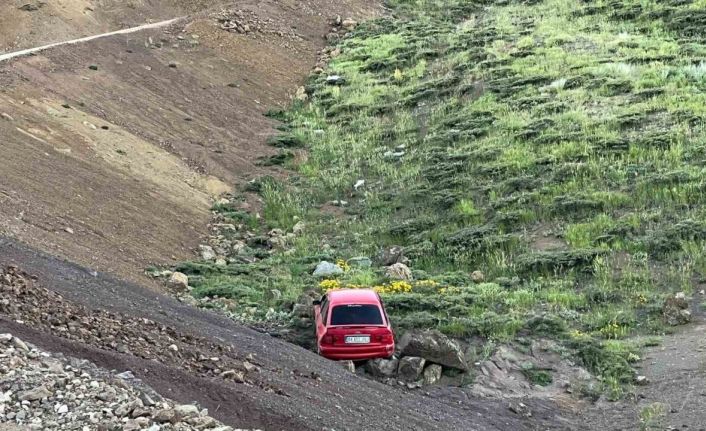 Otomobil şarampole yuvarlandı: 2’si çocuk 7 yaralı