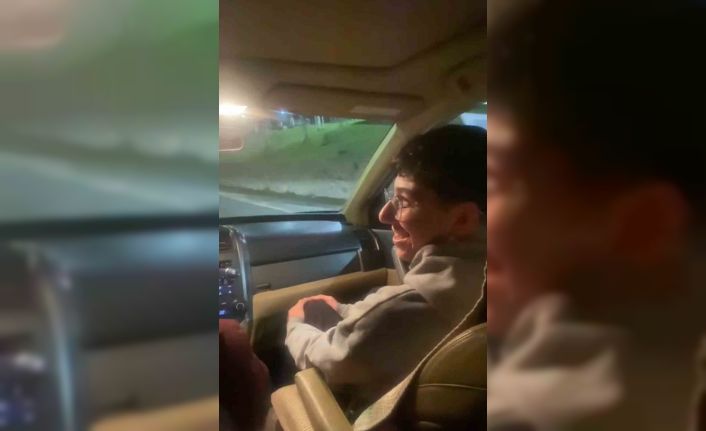 Otostopla aracına bindikleri rektöre tanımayıp "Dayı" dedi, o anlar kameraya yansıdı
