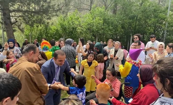 Özel bireyler kendileri çin düzenlenen şenlikte doyasıya eğlendi