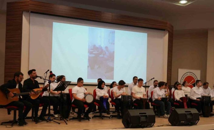 Özel bireyler, verdikleri konserle büyük alkış topladı