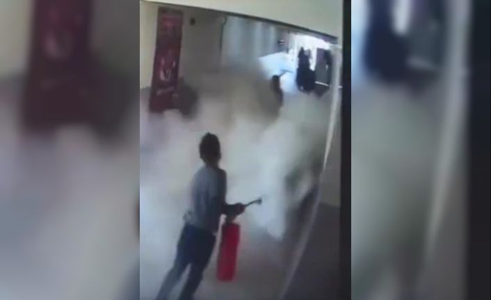 Özel öğrenci yangın tüpünü sıkınca okulda paniğe neden oldu