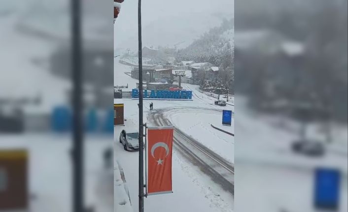 Palandöken Kayak Merkezi beyaza büründü