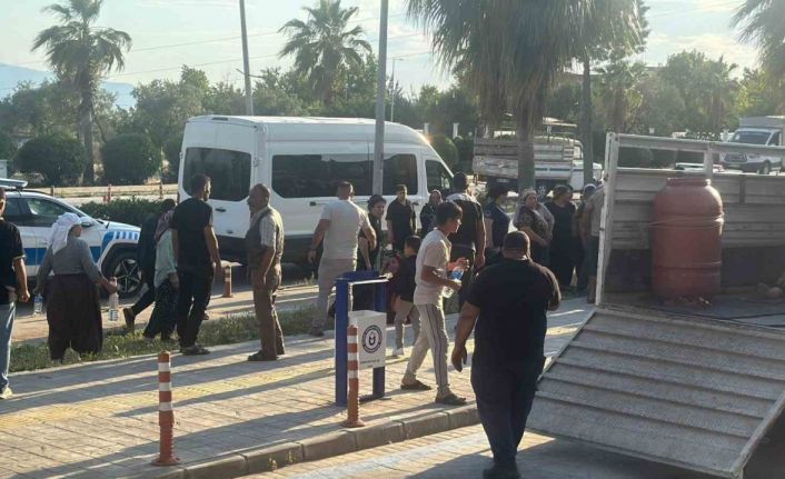 Pikaptan düşen çocuk hayatını kaybetti