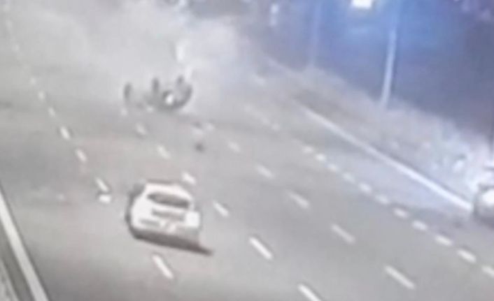 Sakarya’da feci kaza: 9 yaşındaki çocuk taklalar atan otomobilden yola savruldu