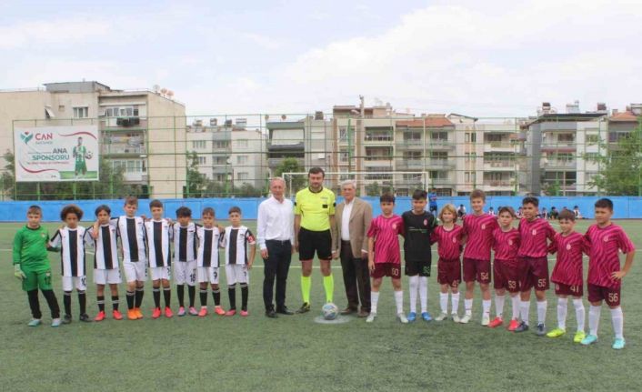 Salihli’de futbol şöleni başladı