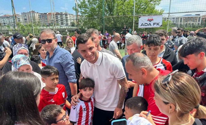 Samsunsporlu oyunculardan miniklere motivasyon ziyareti