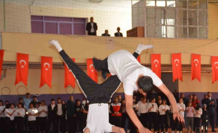 Sarıkamış’ta 19 Mayıs coşkuyla kutlandı