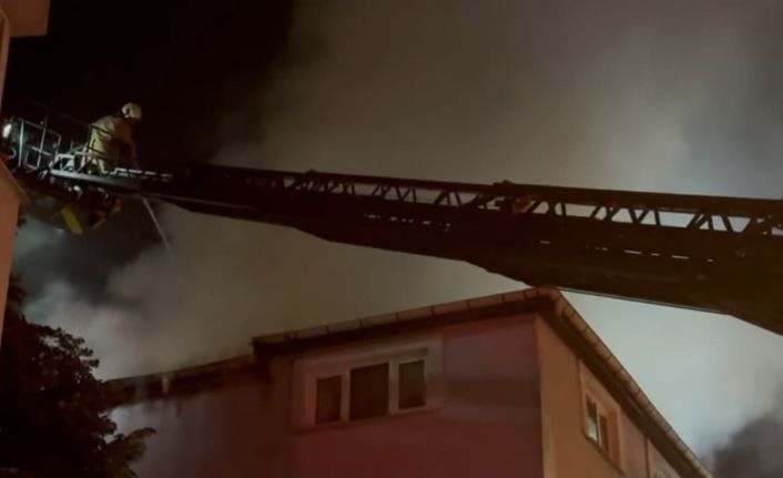 Sarıyer’de anaokulunda başlayan yangın yan binaya sıçradı: 2 kişi dumandan etkilendi