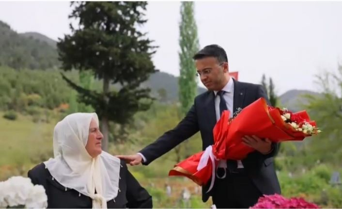 Şehit annesi: "Devletimiz oğlumun yokluğunu bana aratmamak için hep yanımda oldu"