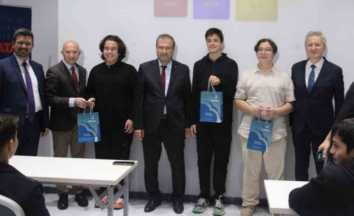 Siber vatan etkinliklerinde genç yeteneklere ödüller verildi