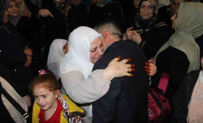 Siirt’in hacı adayları kutsal topraklara gözyaşlarıyla uğurlandı