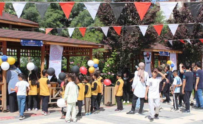 Siirt’te geleceğin yıldızları bilim şenliğinde buluştu