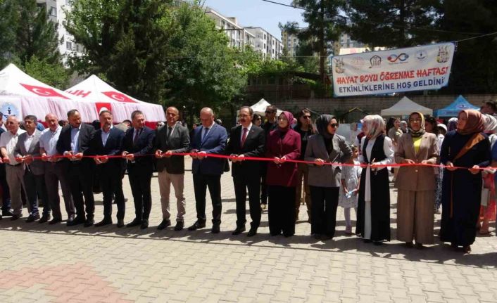 Siirt’te kursiyerler el emeği ürünlerini sergiledi