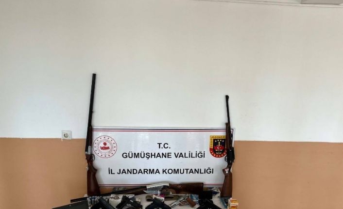 Silah ticareti yapan şahsın evinden cephanelik çıktı