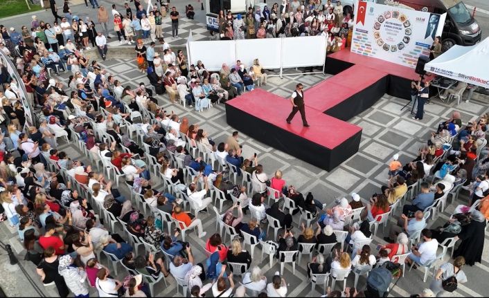 Silivri Kültür Merkezi ve Mahalle Evleri’nde eğitim alan kursiyerlerin el emeği ürünleri sergilendi