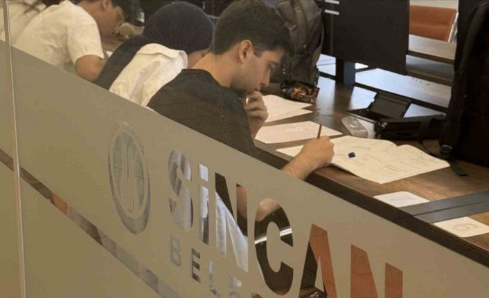 Sincan Millet Kıraathanelerinde AYT deneme sınavı yapıldı