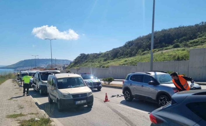 Sinop’ta 3 araçlı zincirleme kaza: 2 yaralı