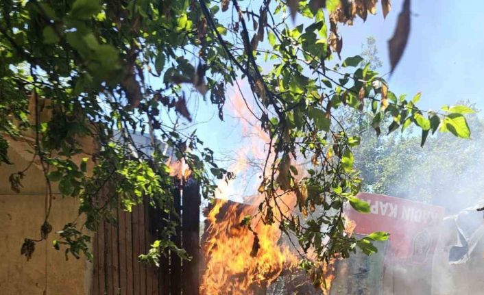 Şişli’de cam kırığı mercek oldu, evin bahçesini yaktı