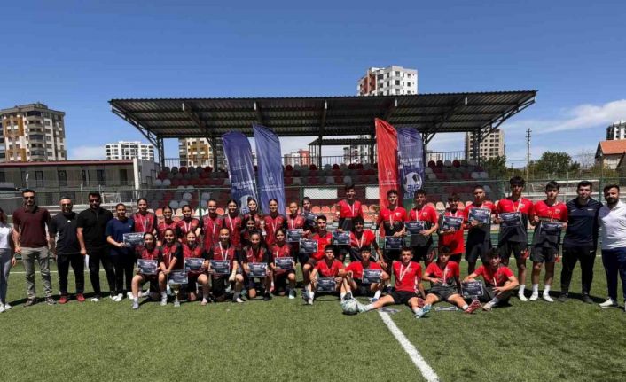 Sokaklar Bizim 5x5 Futbol Turnuvası sonuçlandı
