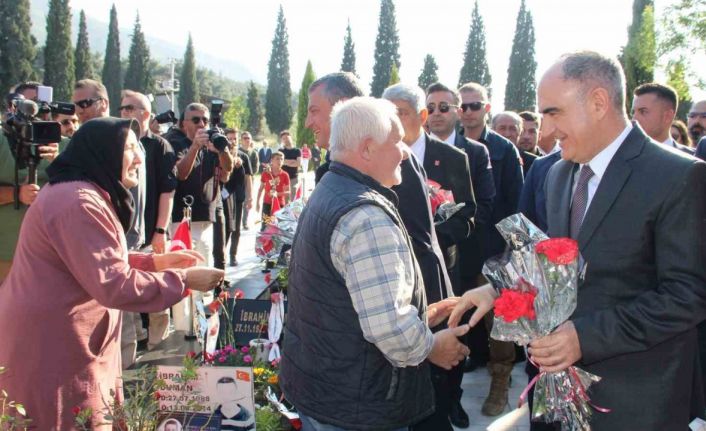 Soma faciasının 11. yılında 301 madenci mezarları başında anıldı