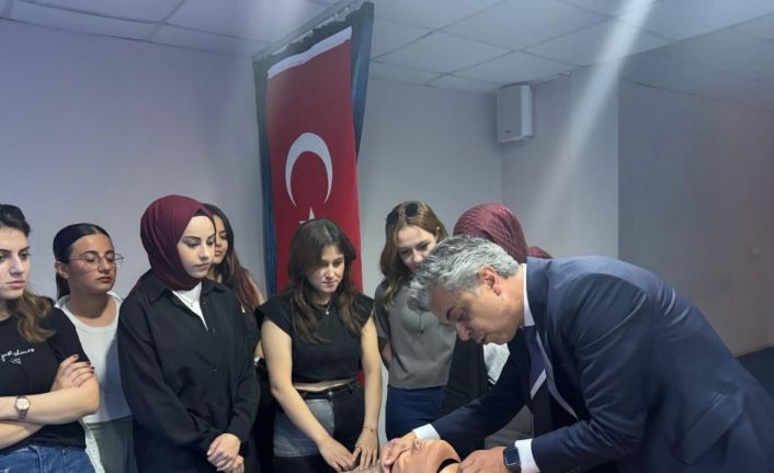 Sosyal Birliktelik Kulübü’nden hayat kurtaran etkinlik: Öğretmen adaylarına ilk yardım eğitimi