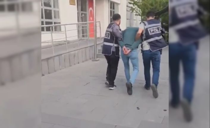 Sosyal medyada silahlı fotoğrafını paylaşan şahıs yakalandı