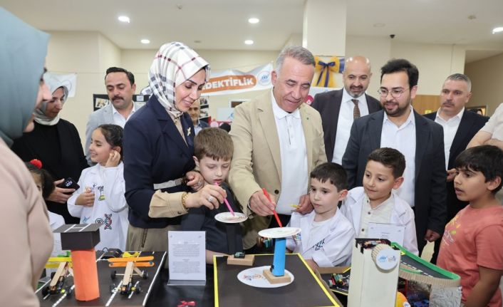 Sultangazi’de rengarenk mezuniyet