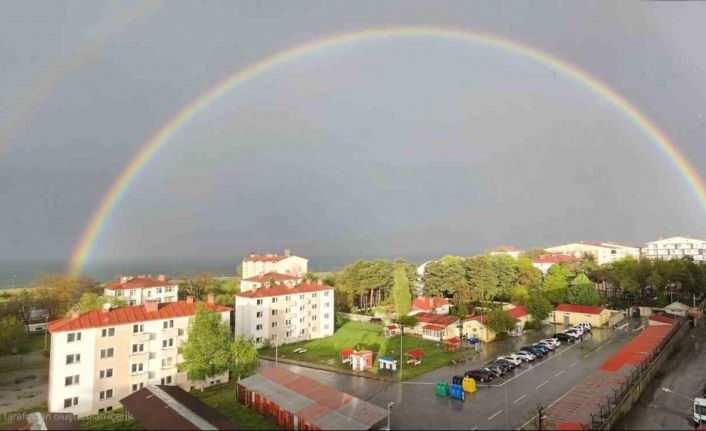 Tatvan semalarında gökkuşağı manzarası mest etti