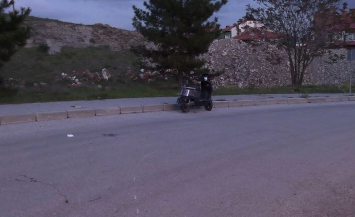 Tavşanlı’da elektrikli motosiklet devrildi: 1 yaralı