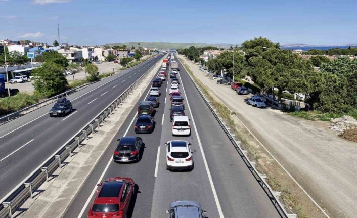 Tekirdağ-İstanbul yolunda tatil dönüşü yoğunluğu