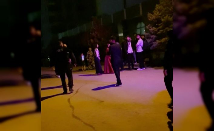 Tekme ve yumrukların havada uçuştuğu düğün kavgasında polis memurları arada kaldı