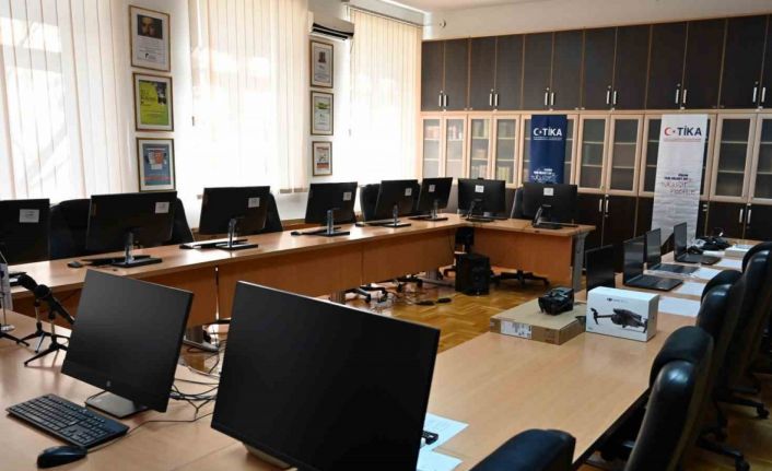 TİKA’dan Karadağ Üniversitesi Tarih Enstitüsü’ne teknik ekipman desteği