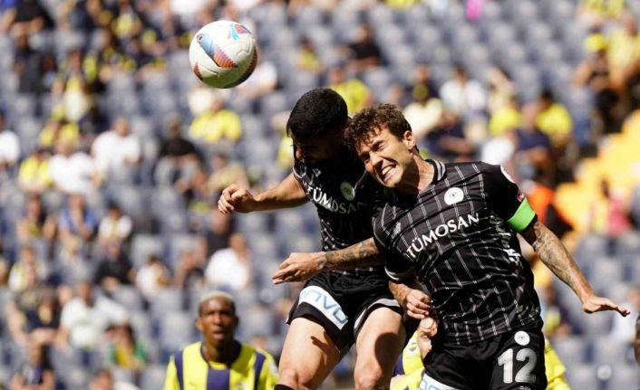 Trendyol Süper Lig: Fenerbahçe: 0 - Konyaspor: 1 (İlk yarı)