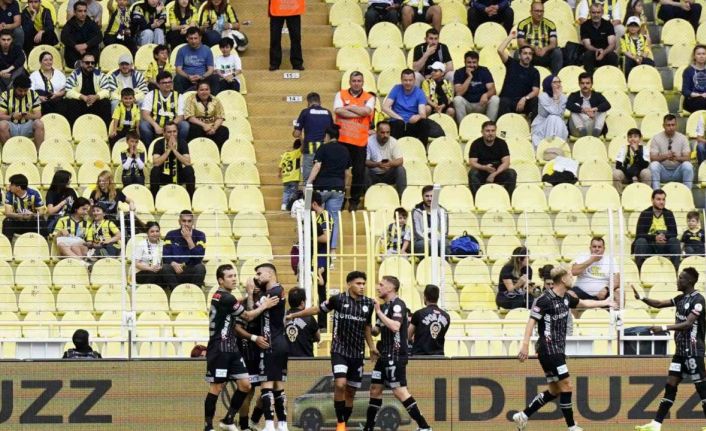 Trendyol Süper Lig: Fenerbahçe: 0 - Konyaspor: 1 (Maç devam ediyor)