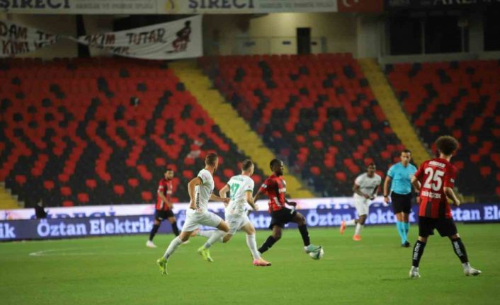Trendyol Süper Lig: Gaziantep FK: 0 - Alanyaspor: 0 (İlk yarı)