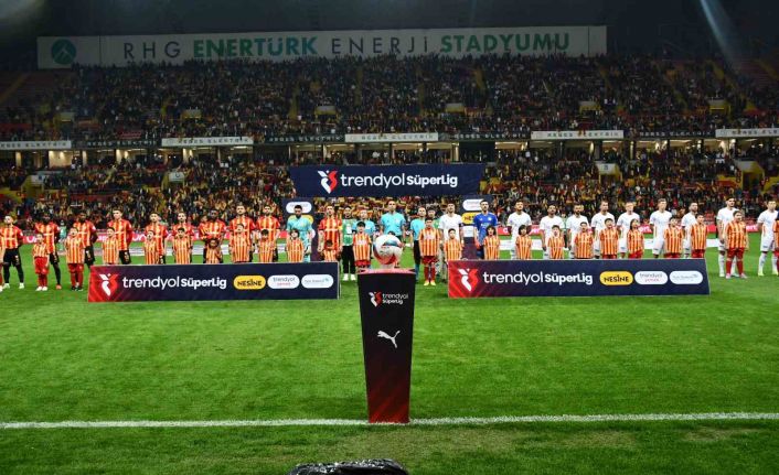 Trendyol Süper Lig: Kayserispor: 2 - Antalyaspor: 1 (İlk yarı)