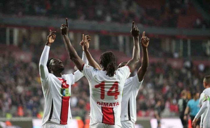 Trendyol Süper Lig: Samsunspor: 1 - Sivasspor: 0 (Maç devam ediyor)