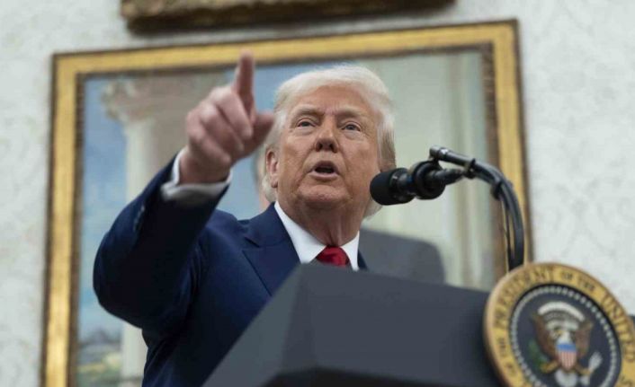 Trump, Ukrayna’da barış için Putin ve Zelenskiy ile üçlü görüşmeye hazır